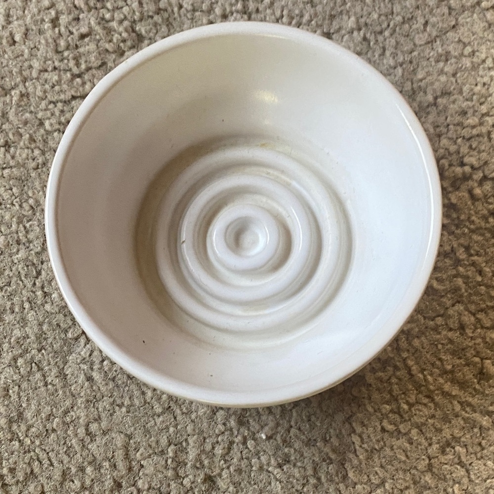 White Ceramic Decorative Bowl with Concentric Ring Detail